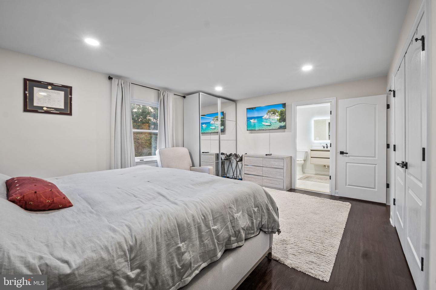 3017 LEEFIELD DR, HERNDON, Virginia 20171, 5 Bedrooms Bedrooms, 9 Rooms Rooms,3 BathroomsBathrooms,Residential,For sale,3017 LEEFIELD DR,VAFX2280720 MLS # VAFX2280720