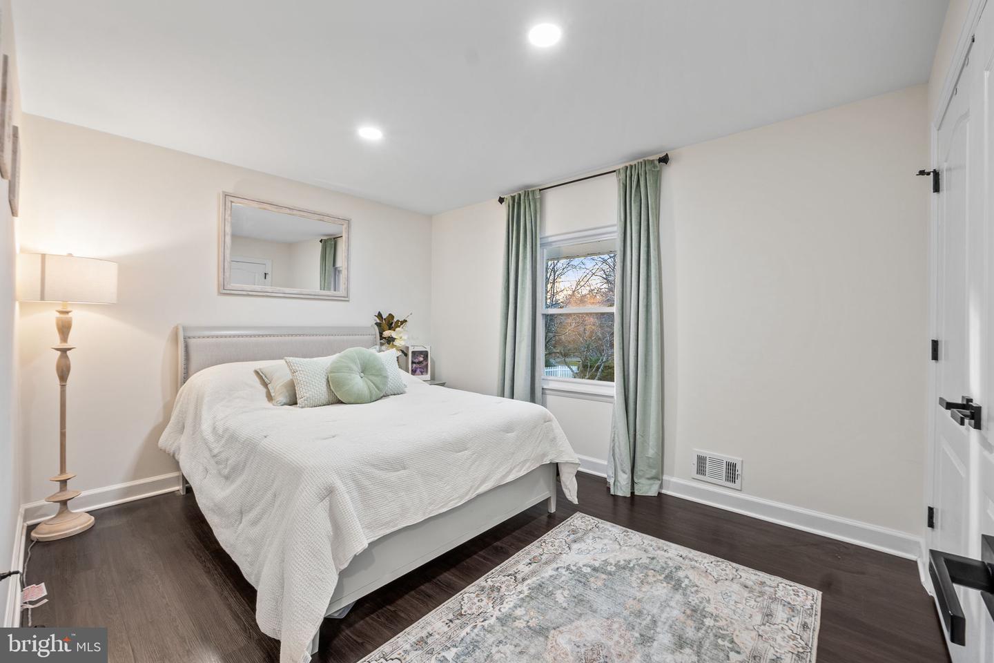 3017 LEEFIELD DR, HERNDON, Virginia 20171, 5 Bedrooms Bedrooms, 9 Rooms Rooms,3 BathroomsBathrooms,Residential,For sale,3017 LEEFIELD DR,VAFX2280720 MLS # VAFX2280720