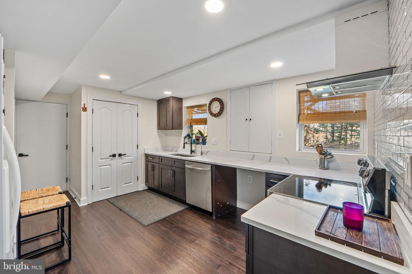 3017 LEEFIELD DR, HERNDON, Virginia 20171, 5 Bedrooms Bedrooms, 9 Rooms Rooms,3 BathroomsBathrooms,Residential,For sale,3017 LEEFIELD DR,VAFX2280720 MLS # VAFX2280720