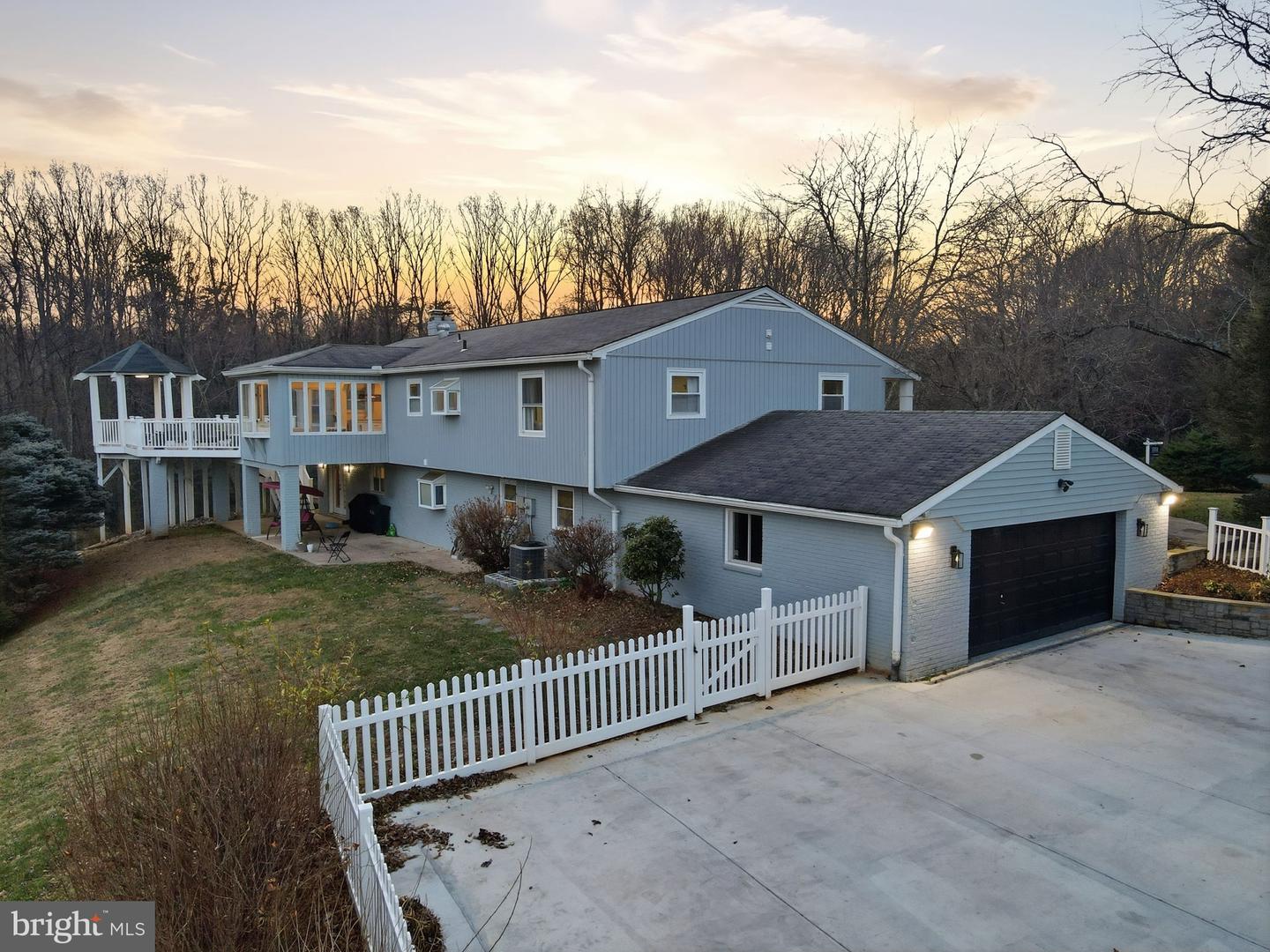 3017 LEEFIELD DR, HERNDON, Virginia 20171, 5 Bedrooms Bedrooms, 9 Rooms Rooms,3 BathroomsBathrooms,Residential,For sale,3017 LEEFIELD DR,VAFX2280720 MLS # VAFX2280720