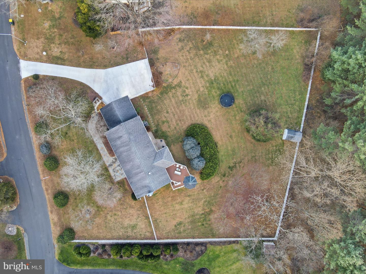 3017 LEEFIELD DR, HERNDON, Virginia 20171, 5 Bedrooms Bedrooms, 9 Rooms Rooms,3 BathroomsBathrooms,Residential,For sale,3017 LEEFIELD DR,VAFX2280720 MLS # VAFX2280720