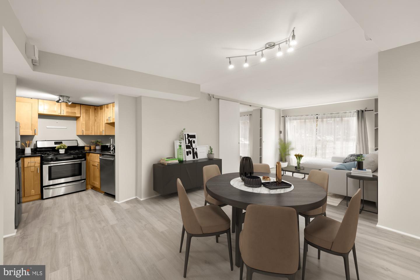 1239 VERMONT AVE NW #102, WASHINGTON, District Of Columbia 20005, 2 Bedrooms Bedrooms, ,2 BathroomsBathrooms,Residential,For sale,1239 VERMONT AVE NW #102,DCDC2233702 MLS # DCDC2233702