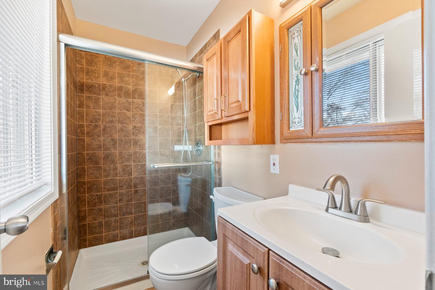 7852 OREANA DR, ANNANDALE, Virginia 22003, 5 Bedrooms Bedrooms, ,4 BathroomsBathrooms,Residential,For sale,7852 OREANA DR,VAFX2281416 MLS # VAFX2281416