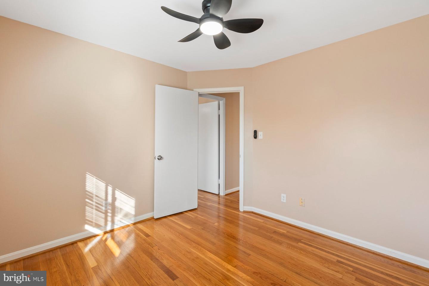 7852 OREANA DR, ANNANDALE, Virginia 22003, 5 Bedrooms Bedrooms, ,4 BathroomsBathrooms,Residential,For sale,7852 OREANA DR,VAFX2281416 MLS # VAFX2281416