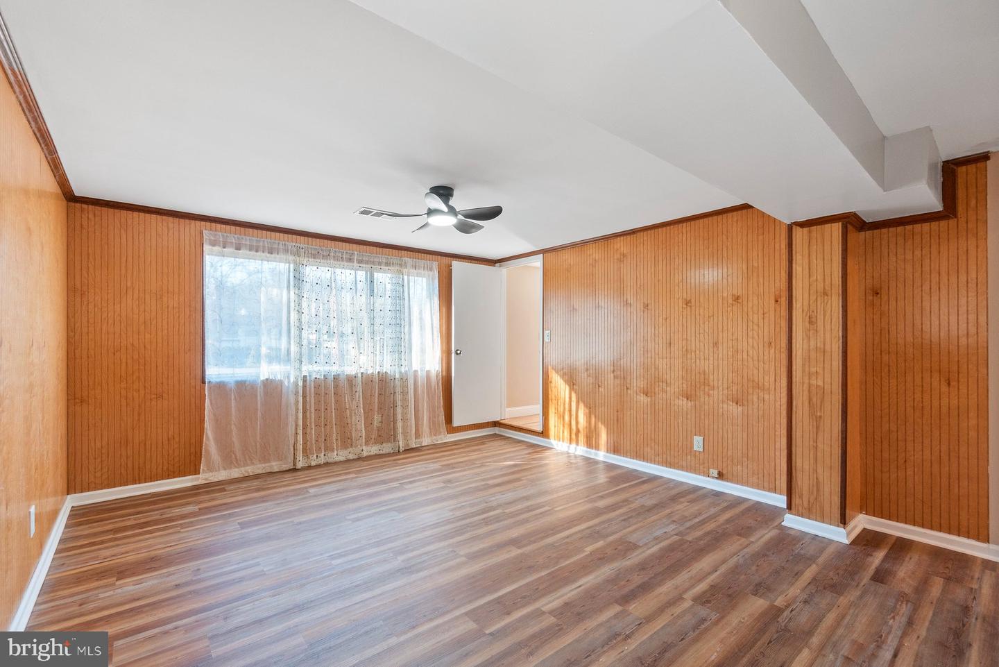 7852 OREANA DR, ANNANDALE, Virginia 22003, 5 Bedrooms Bedrooms, ,4 BathroomsBathrooms,Residential,For sale,7852 OREANA DR,VAFX2281416 MLS # VAFX2281416