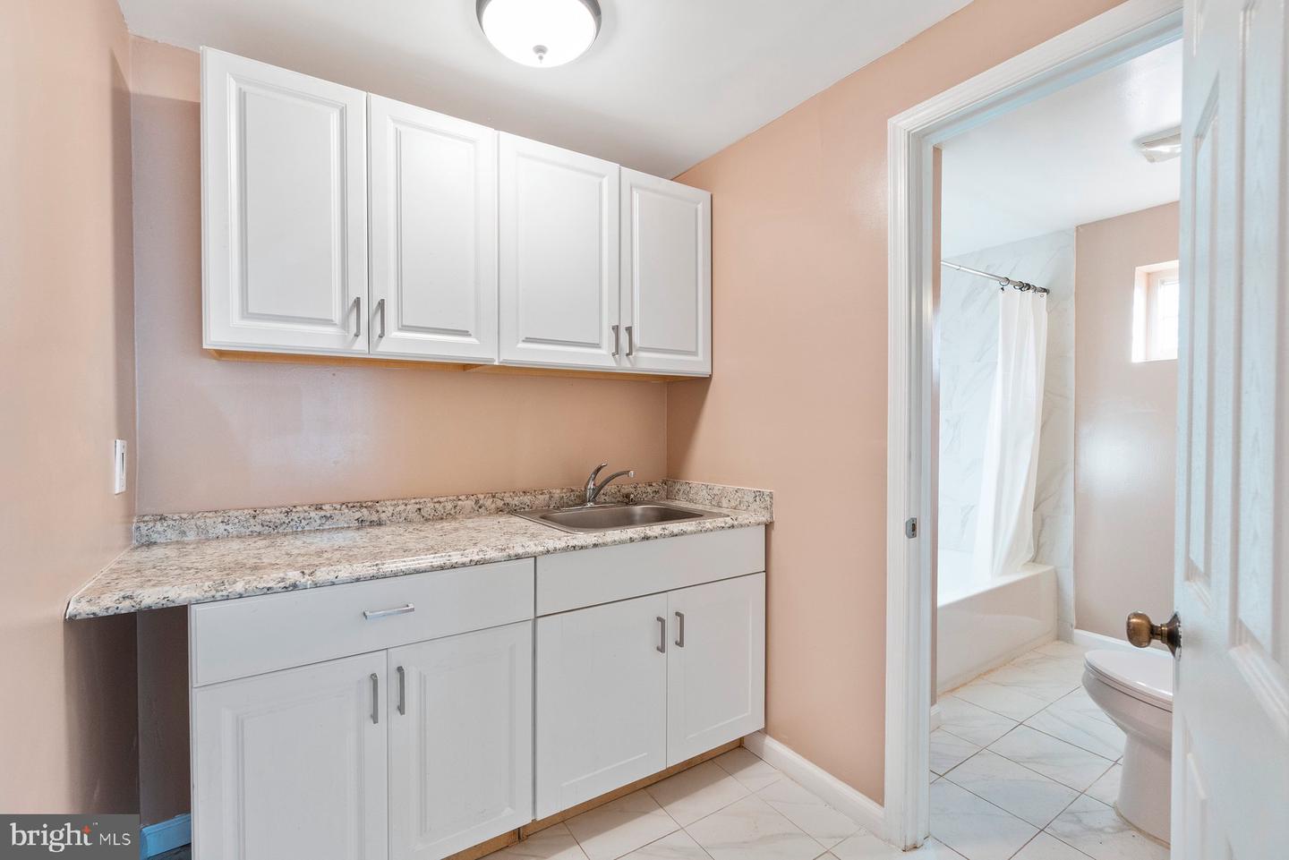 7852 OREANA DR, ANNANDALE, Virginia 22003, 5 Bedrooms Bedrooms, ,4 BathroomsBathrooms,Residential,For sale,7852 OREANA DR,VAFX2281416 MLS # VAFX2281416