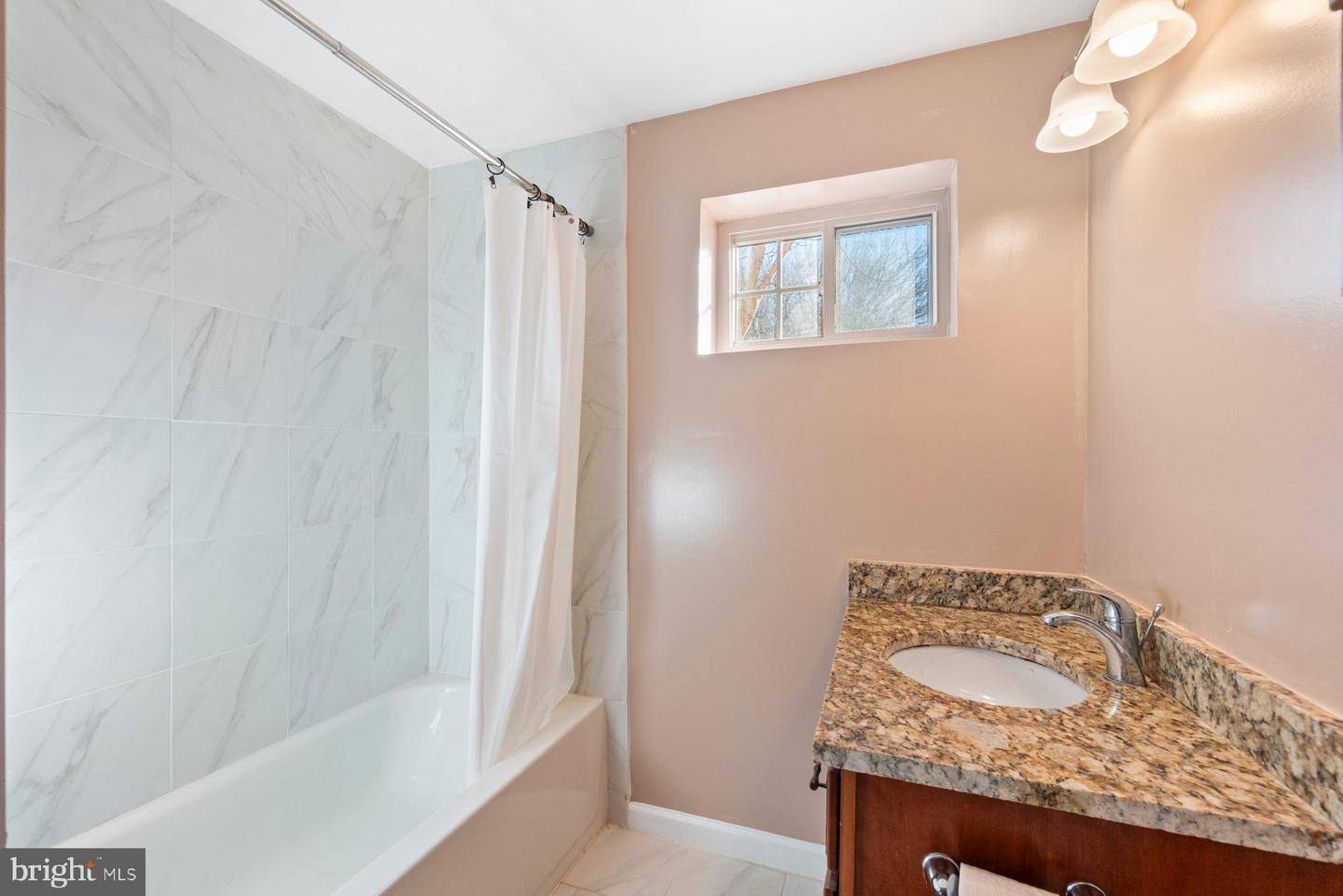 7852 OREANA DR, ANNANDALE, Virginia 22003, 5 Bedrooms Bedrooms, ,4 BathroomsBathrooms,Residential,For sale,7852 OREANA DR,VAFX2281416 MLS # VAFX2281416