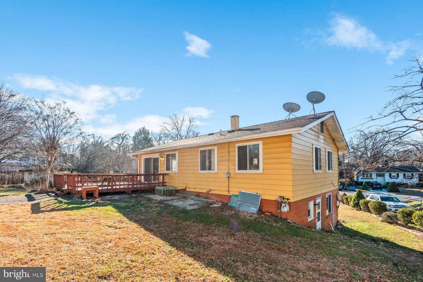 7852 OREANA DR, ANNANDALE, Virginia 22003, 5 Bedrooms Bedrooms, ,4 BathroomsBathrooms,Residential,For sale,7852 OREANA DR,VAFX2281416 MLS # VAFX2281416