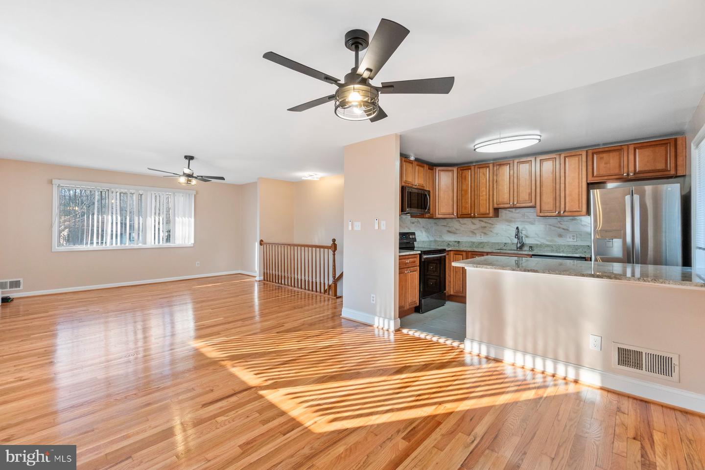 7852 OREANA DR, ANNANDALE, Virginia 22003, 5 Bedrooms Bedrooms, ,4 BathroomsBathrooms,Residential,For sale,7852 OREANA DR,VAFX2281416 MLS # VAFX2281416