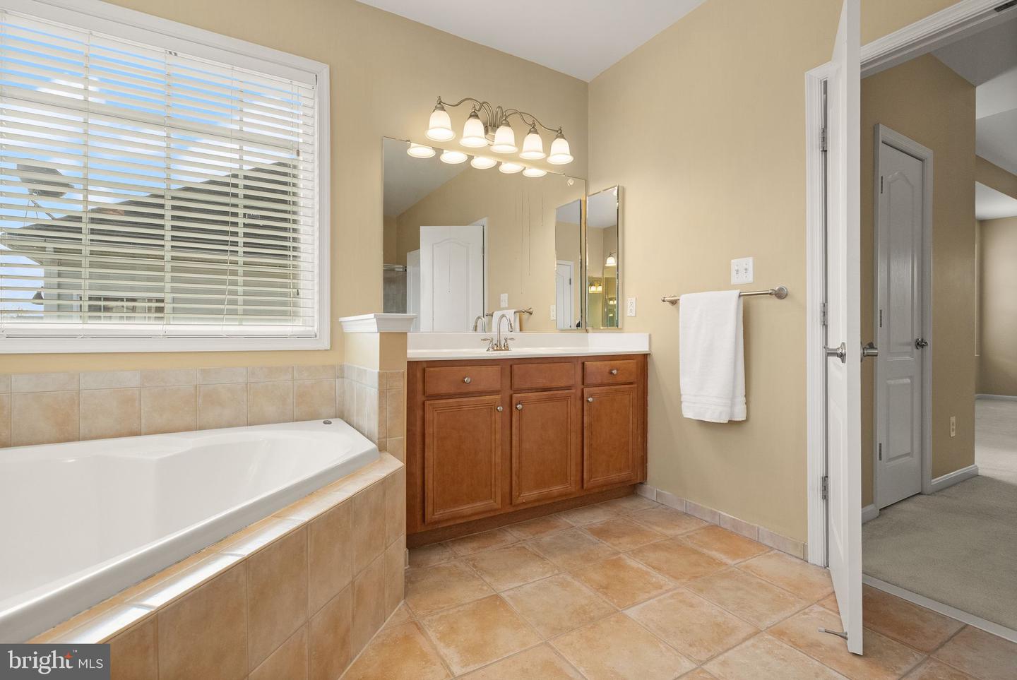 19296 CREEK FIELD CIR, LEESBURG, Virginia 20176, 4 Bedrooms Bedrooms, ,4 BathroomsBathrooms,Residential,For sale,19296 CREEK FIELD CIR,VALO2111832 MLS # VALO2111832