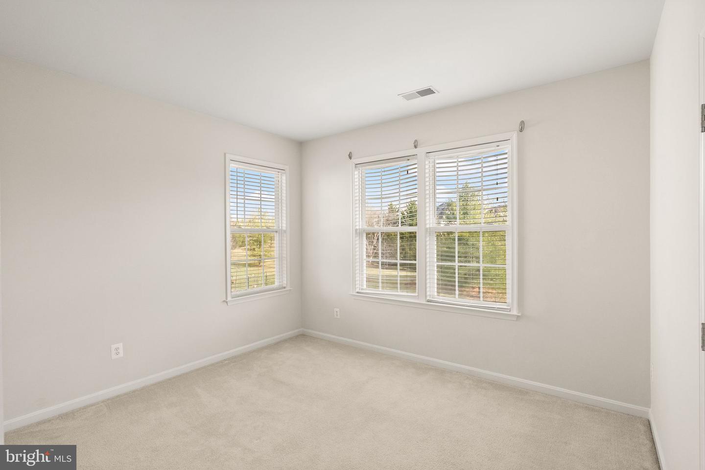 19296 CREEK FIELD CIR, LEESBURG, Virginia 20176, 4 Bedrooms Bedrooms, ,4 BathroomsBathrooms,Residential,For sale,19296 CREEK FIELD CIR,VALO2111832 MLS # VALO2111832