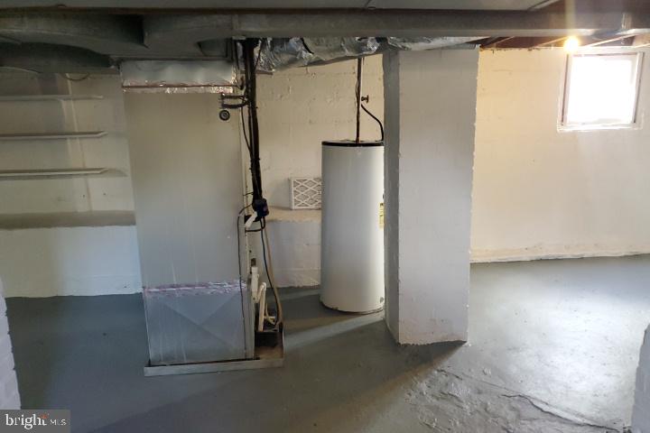 1460 JOHN MARSHALL HWY, FRONT ROYAL, Virginia 22630, 2 Bedrooms Bedrooms, 9 Rooms Rooms,1 BathroomBathrooms,Residential,For sale,1460 JOHN MARSHALL HWY,VAWR2012872 MLS # VAWR2012872