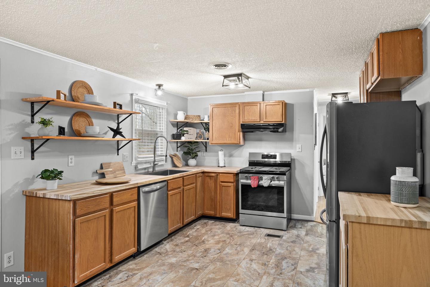 9523 BROCK RD, SPOTSYLVANIA, Virginia 22553, 3 Bedrooms Bedrooms, ,2 BathroomsBathrooms,Residential,For sale,9523 BROCK RD,VASP2037912 MLS # VASP2037912