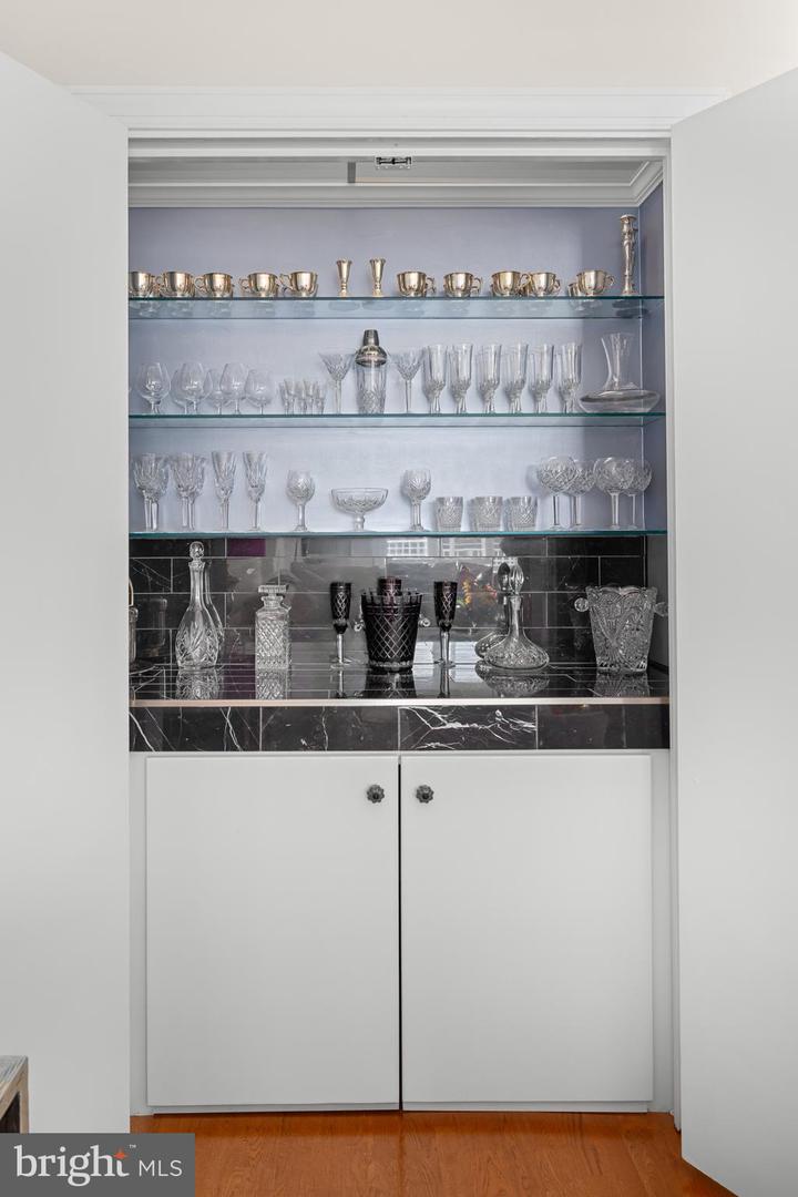 2801 NEW MEXICO AVE NW #204, WASHINGTON, District Of Columbia 20007, 2 Bedrooms Bedrooms, ,1 BathroomBathrooms,Residential,For sale,2801 NEW MEXICO AVE NW #204,DCDC2233662 MLS # DCDC2233662