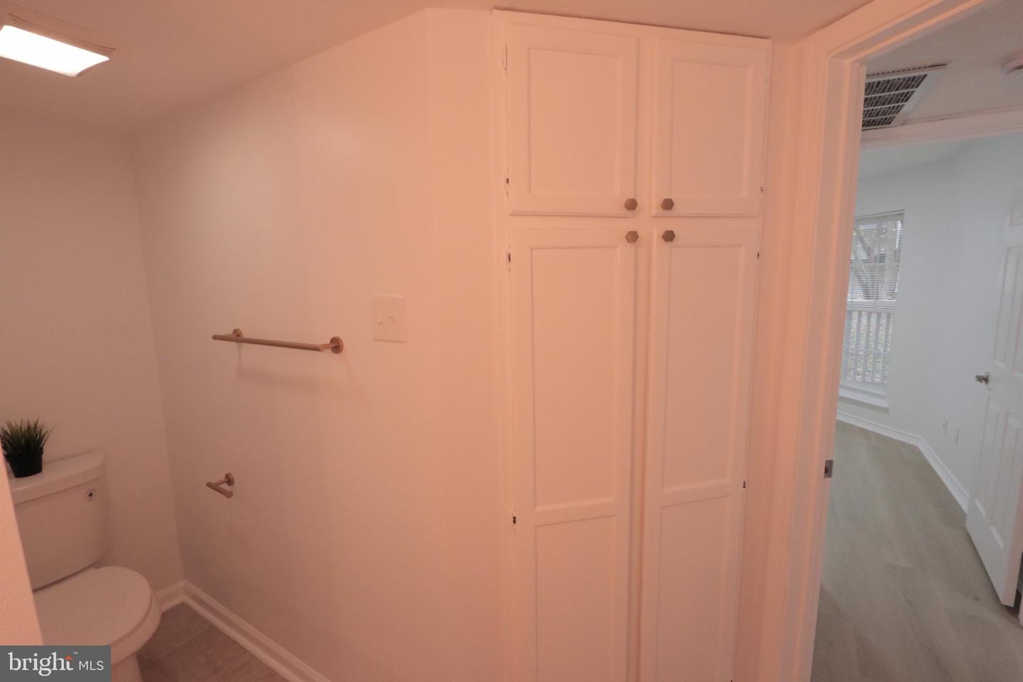 1504 LINCOLN WAY #104, MCLEAN, Virginia 22102, 1 Bedroom Bedrooms, 4 Rooms Rooms,1 BathroomBathrooms,Residential,For sale,1504 LINCOLN WAY #104,VAFX2281312 MLS # VAFX2281312