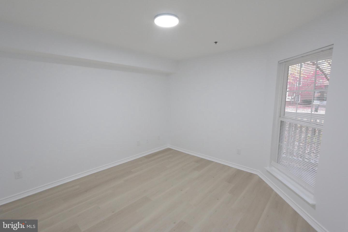 1504 LINCOLN WAY #104, MCLEAN, Virginia 22102, 1 Bedroom Bedrooms, 4 Rooms Rooms,1 BathroomBathrooms,Residential,For sale,1504 LINCOLN WAY #104,VAFX2281312 MLS # VAFX2281312