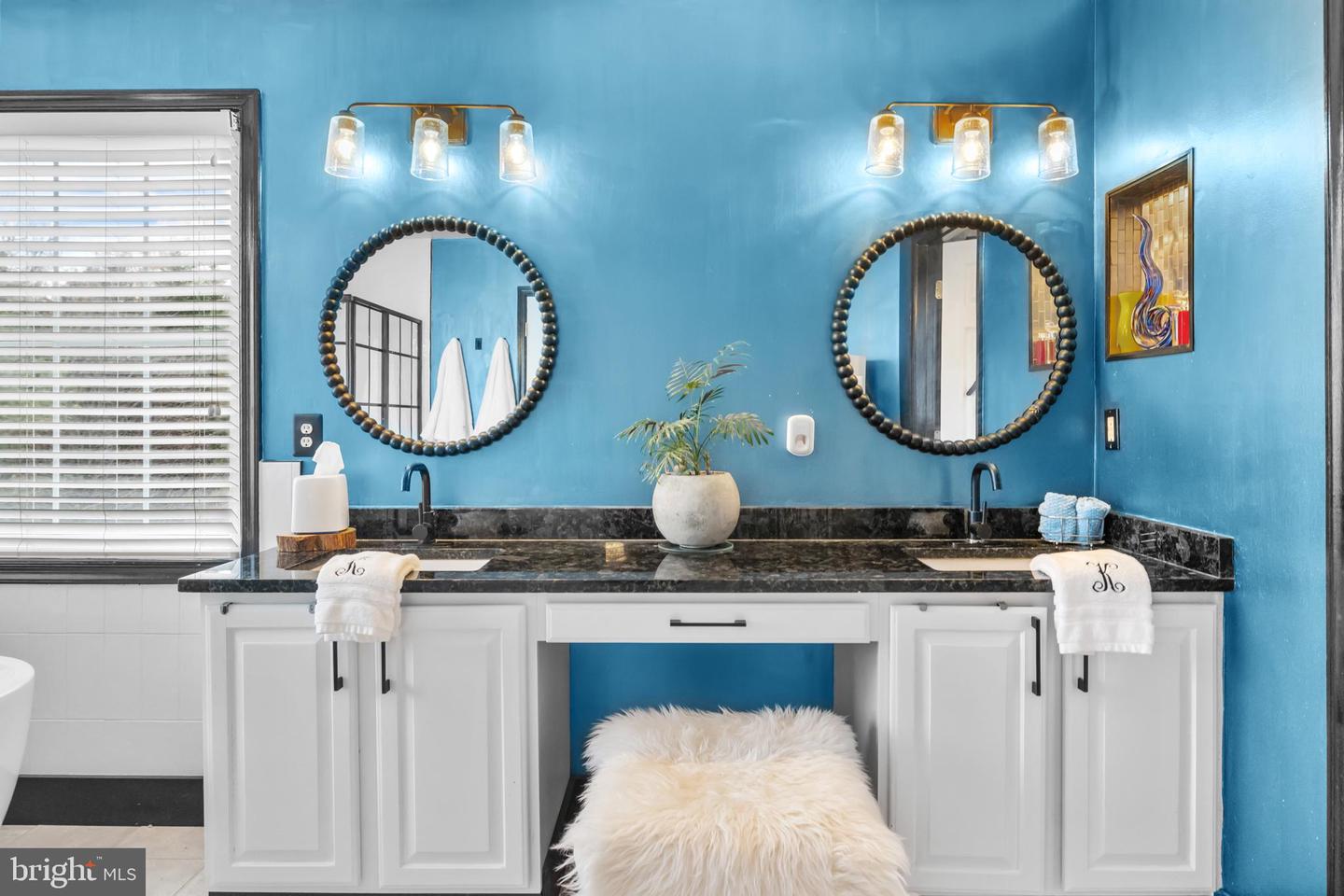 1221 TENNESSEE DR NE, LEESBURG, Virginia 20176, 5 Bedrooms Bedrooms, ,4 BathroomsBathrooms,Residential,For sale,1221 TENNESSEE DR NE,VALO2111898 MLS # VALO2111898