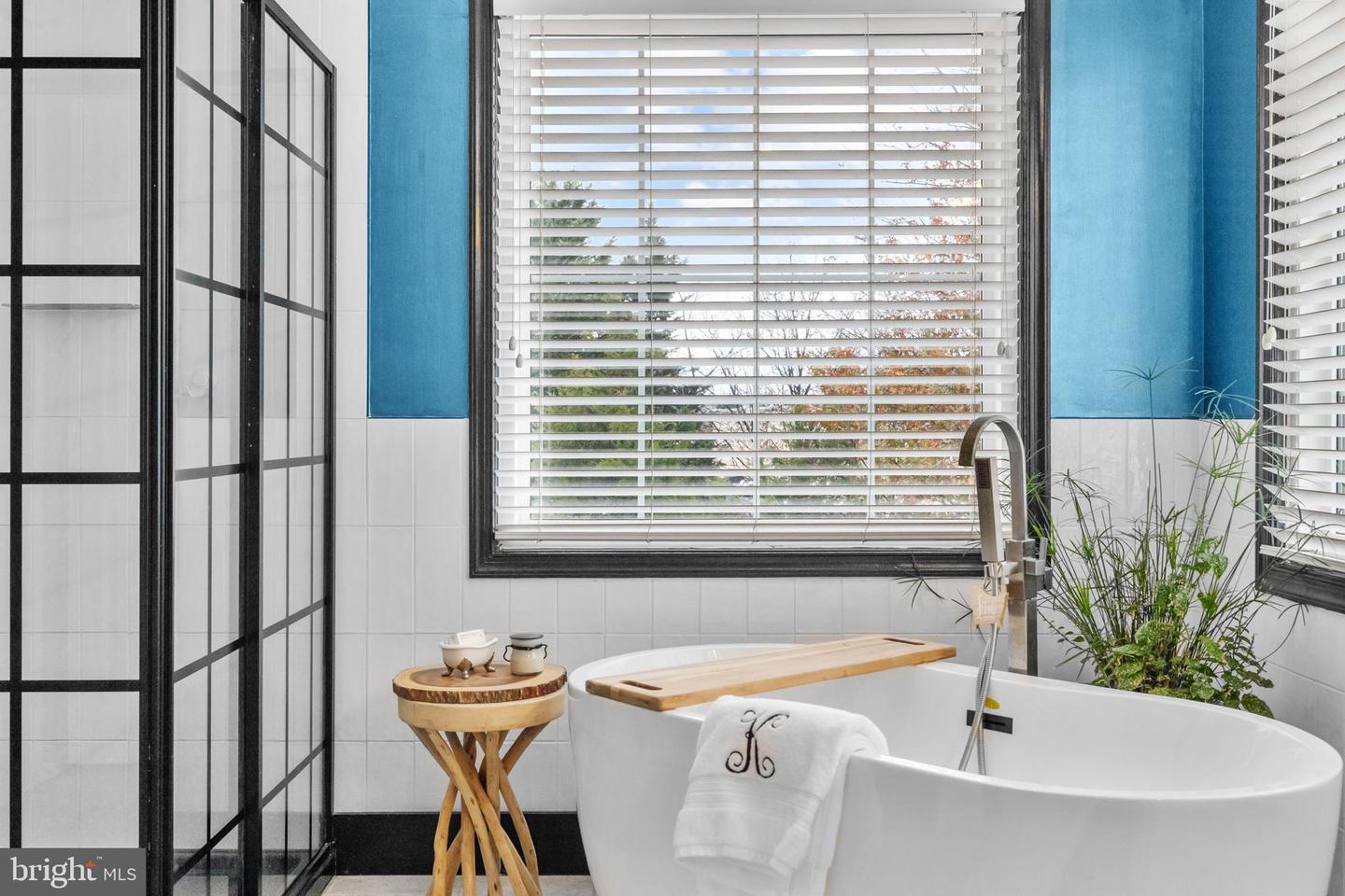 1221 TENNESSEE DR NE, LEESBURG, Virginia 20176, 5 Bedrooms Bedrooms, ,4 BathroomsBathrooms,Residential,For sale,1221 TENNESSEE DR NE,VALO2111898 MLS # VALO2111898