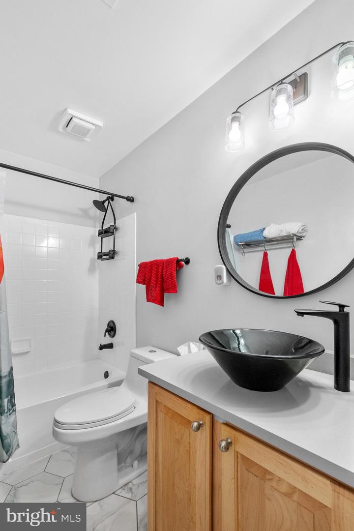 1221 TENNESSEE DR NE, LEESBURG, Virginia 20176, 5 Bedrooms Bedrooms, ,4 BathroomsBathrooms,Residential,For sale,1221 TENNESSEE DR NE,VALO2111898 MLS # VALO2111898