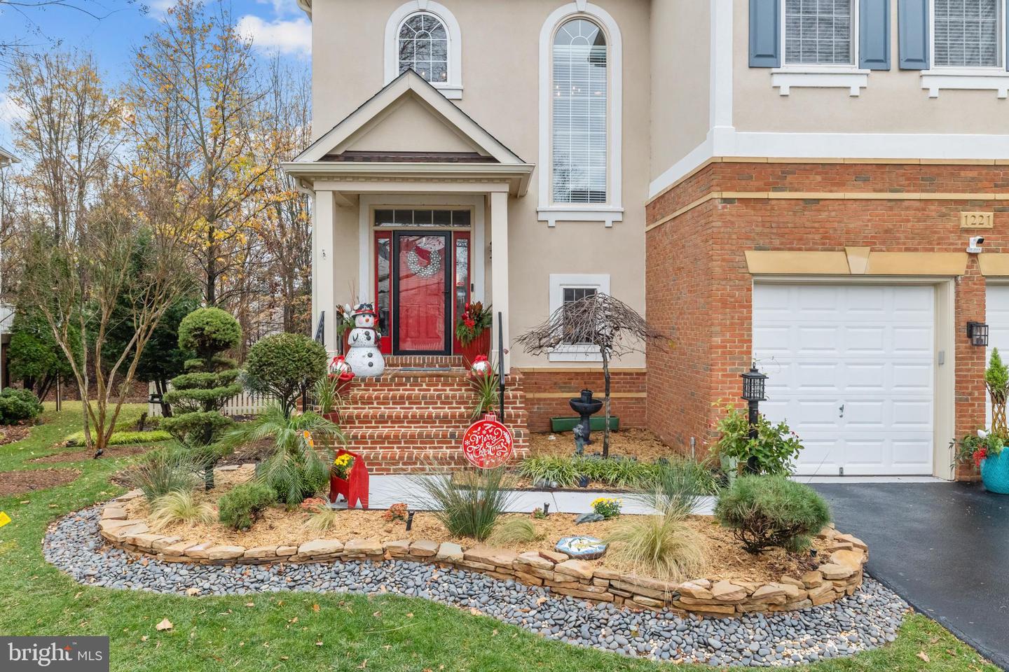 1221 TENNESSEE DR NE, LEESBURG, Virginia 20176, 5 Bedrooms Bedrooms, ,4 BathroomsBathrooms,Residential,For sale,1221 TENNESSEE DR NE,VALO2111898 MLS # VALO2111898