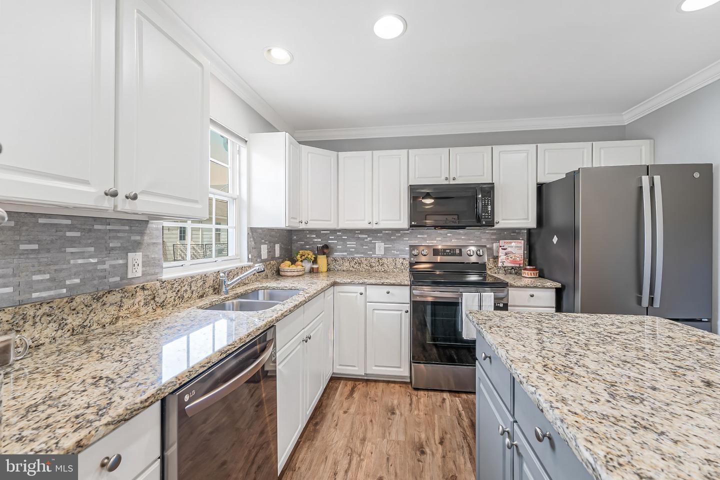 20419 CHARTER OAK DR, ASHBURN, Virginia 20147, 3 Bedrooms Bedrooms, ,3 BathroomsBathrooms,Residential,For sale,20419 CHARTER OAK DR,VALO2111912 MLS # VALO2111912