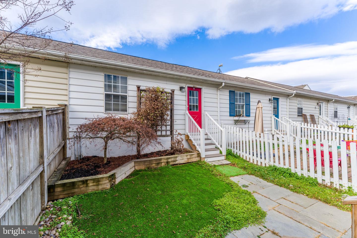 20419 CHARTER OAK DR, ASHBURN, Virginia 20147, 3 Bedrooms Bedrooms, ,3 BathroomsBathrooms,Residential,For sale,20419 CHARTER OAK DR,VALO2111912 MLS # VALO2111912