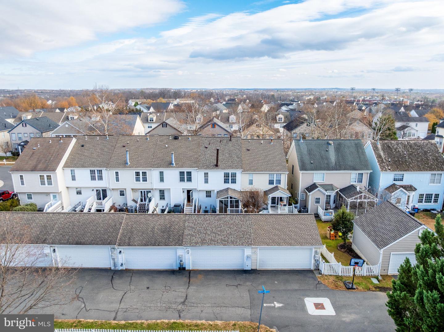 20419 CHARTER OAK DR, ASHBURN, Virginia 20147, 3 Bedrooms Bedrooms, ,3 BathroomsBathrooms,Residential,For sale,20419 CHARTER OAK DR,VALO2111912 MLS # VALO2111912