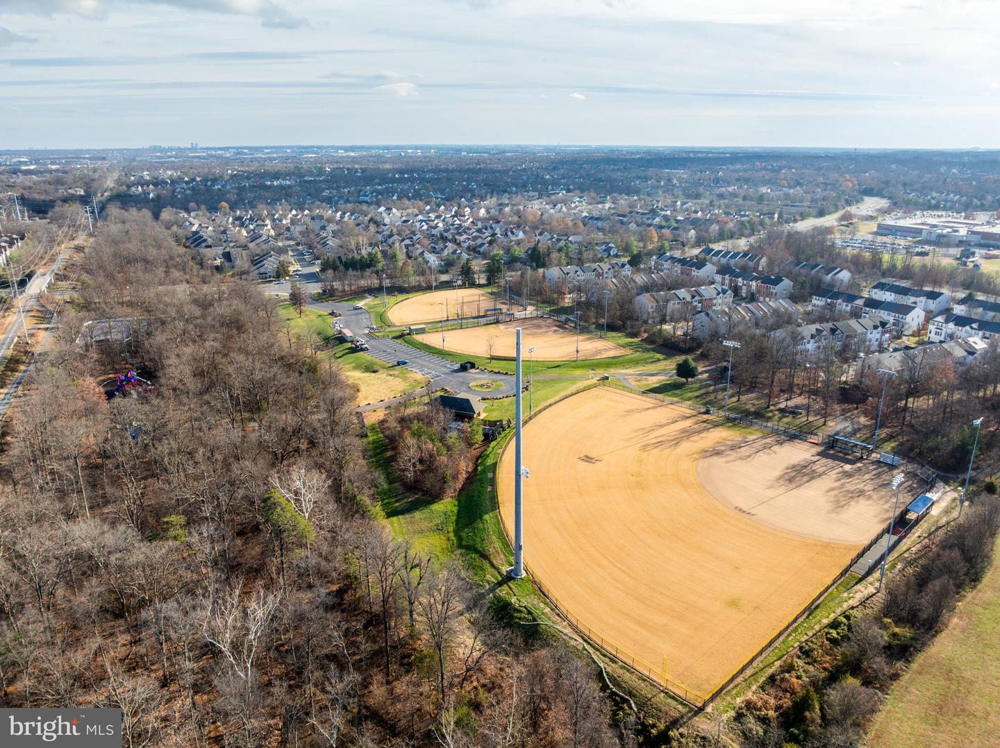 20419 CHARTER OAK DR, ASHBURN, Virginia 20147, 3 Bedrooms Bedrooms, ,3 BathroomsBathrooms,Residential,For sale,20419 CHARTER OAK DR,VALO2111912 MLS # VALO2111912