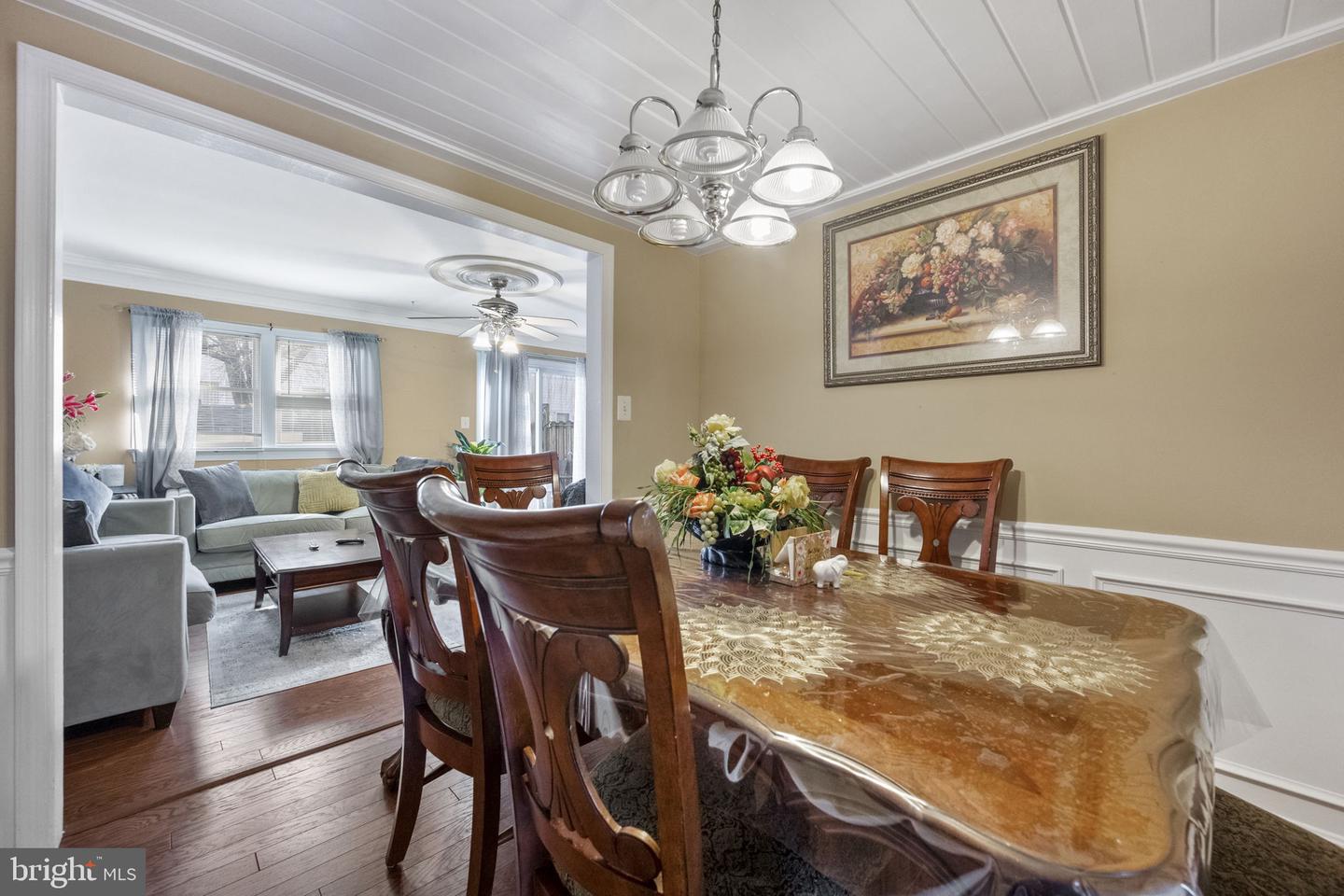 8527 STONEWALL RD, MANASSAS, Virginia 20110, 4 Bedrooms Bedrooms, ,2 BathroomsBathrooms,Residential,For sale,8527 STONEWALL RD,VAMN2009776 MLS # VAMN2009776