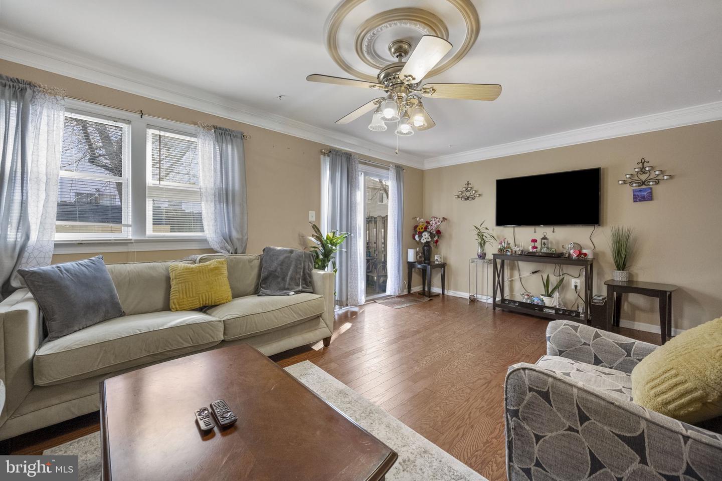 8527 STONEWALL RD, MANASSAS, Virginia 20110, 4 Bedrooms Bedrooms, ,2 BathroomsBathrooms,Residential,For sale,8527 STONEWALL RD,VAMN2009776 MLS # VAMN2009776