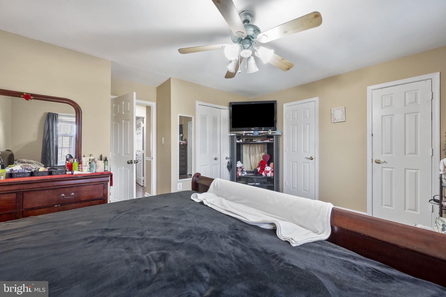 8527 STONEWALL RD, MANASSAS, Virginia 20110, 4 Bedrooms Bedrooms, ,2 BathroomsBathrooms,Residential,For sale,8527 STONEWALL RD,VAMN2009776 MLS # VAMN2009776