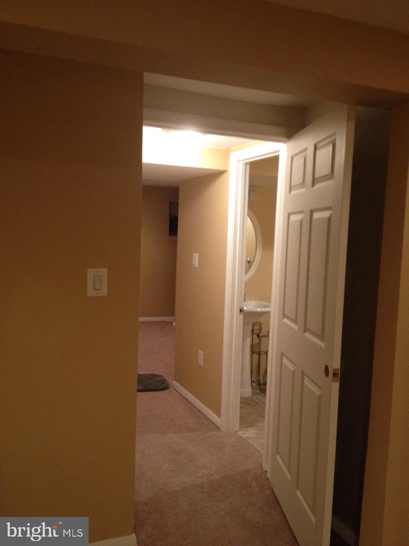 8527 STONEWALL RD, MANASSAS, Virginia 20110, 4 Bedrooms Bedrooms, ,2 BathroomsBathrooms,Residential,For sale,8527 STONEWALL RD,VAMN2009776 MLS # VAMN2009776