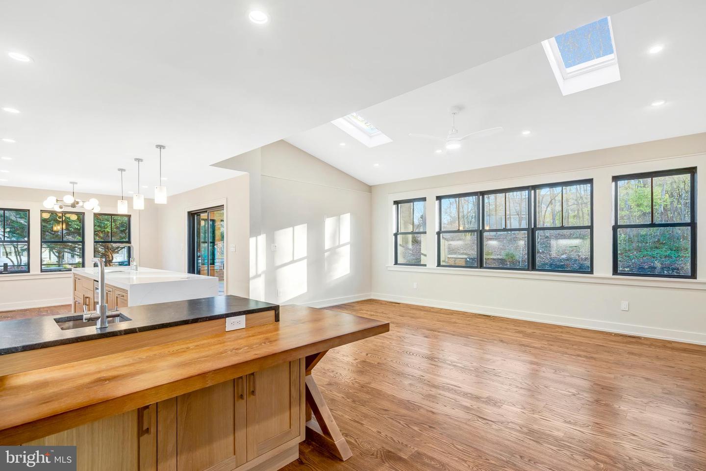 5921 CHESTERBROOK RD, MCLEAN, Virginia 22101, 6 Bedrooms Bedrooms, ,4 BathroomsBathrooms,Residential,For sale,5921 CHESTERBROOK RD,VAFX2281436 MLS # VAFX2281436