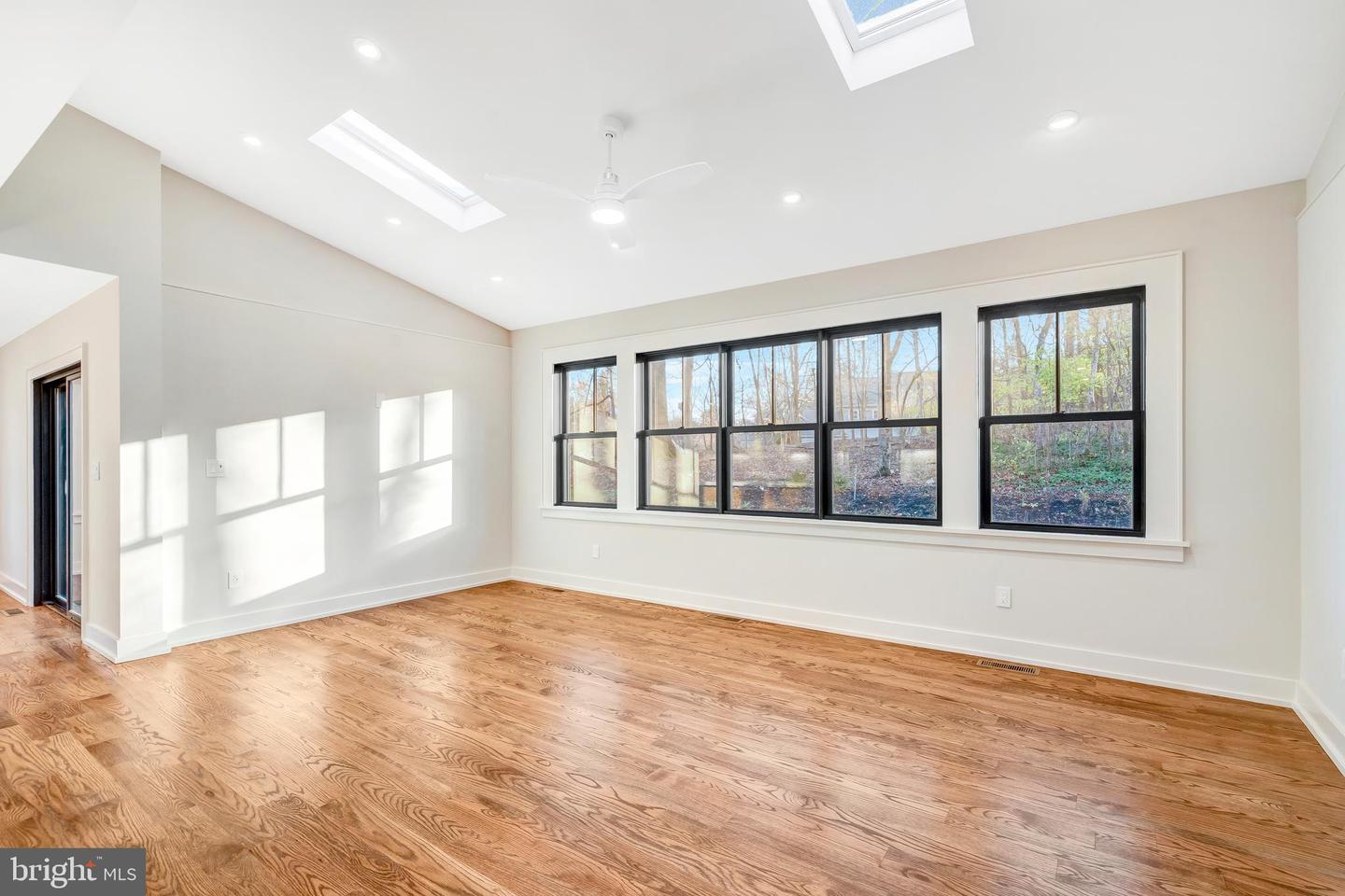 5921 CHESTERBROOK RD, MCLEAN, Virginia 22101, 6 Bedrooms Bedrooms, ,4 BathroomsBathrooms,Residential,For sale,5921 CHESTERBROOK RD,VAFX2281436 MLS # VAFX2281436