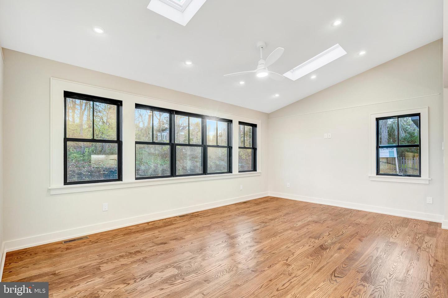 5921 CHESTERBROOK RD, MCLEAN, Virginia 22101, 6 Bedrooms Bedrooms, ,4 BathroomsBathrooms,Residential,For sale,5921 CHESTERBROOK RD,VAFX2281436 MLS # VAFX2281436