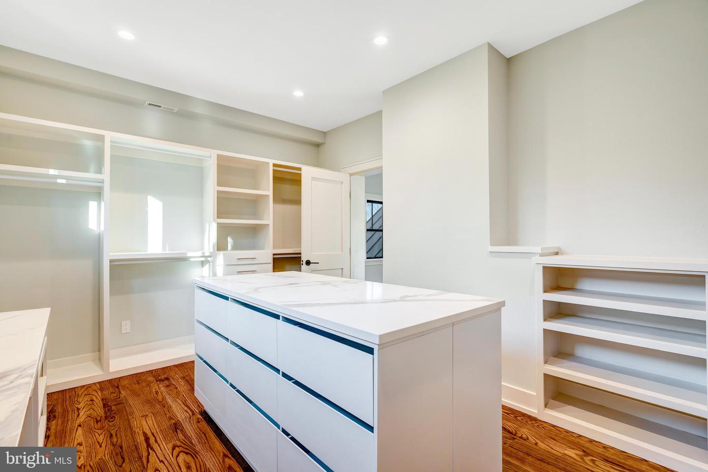 5921 CHESTERBROOK RD, MCLEAN, Virginia 22101, 6 Bedrooms Bedrooms, ,4 BathroomsBathrooms,Residential,For sale,5921 CHESTERBROOK RD,VAFX2281436 MLS # VAFX2281436