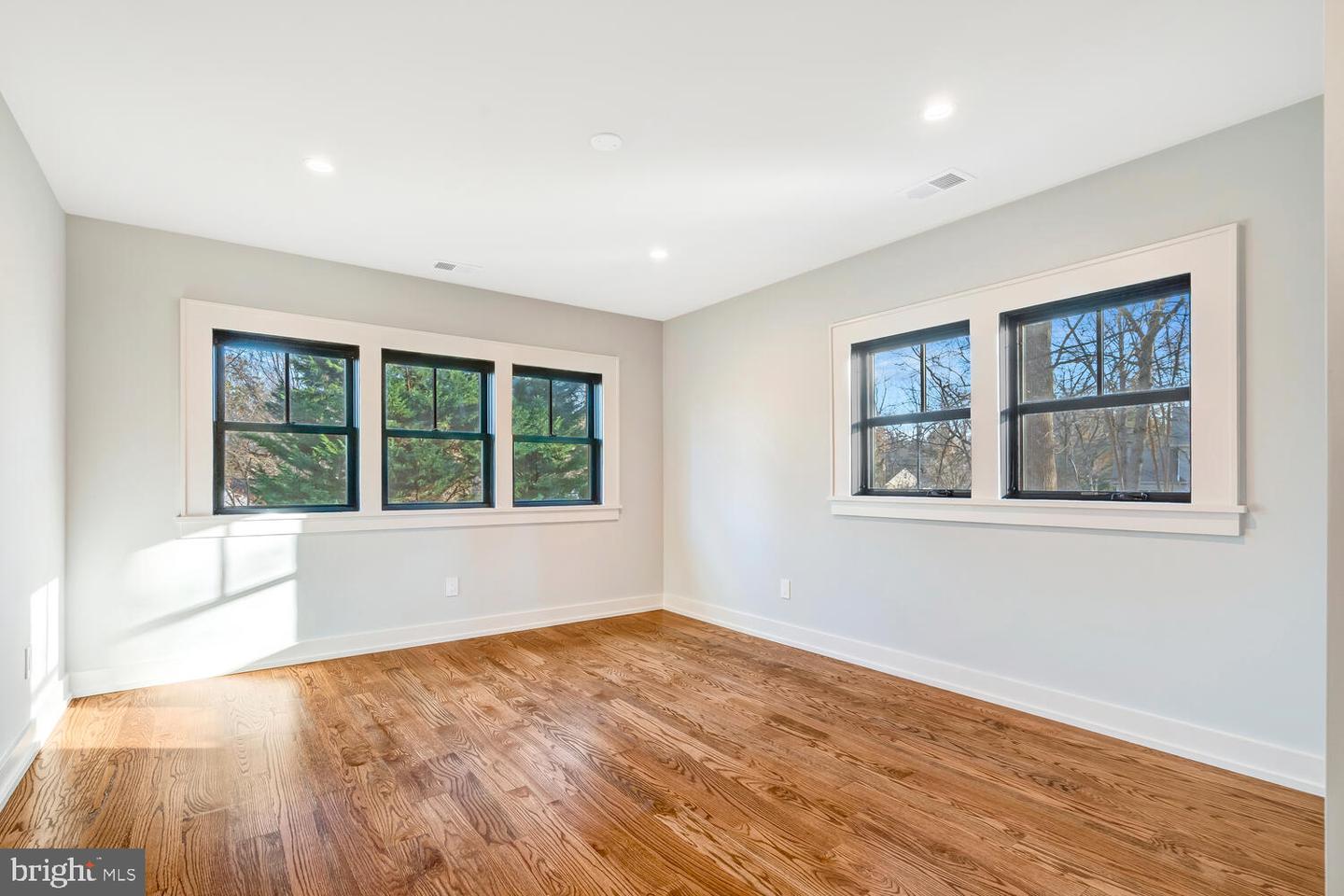 5921 CHESTERBROOK RD, MCLEAN, Virginia 22101, 6 Bedrooms Bedrooms, ,4 BathroomsBathrooms,Residential,For sale,5921 CHESTERBROOK RD,VAFX2281436 MLS # VAFX2281436