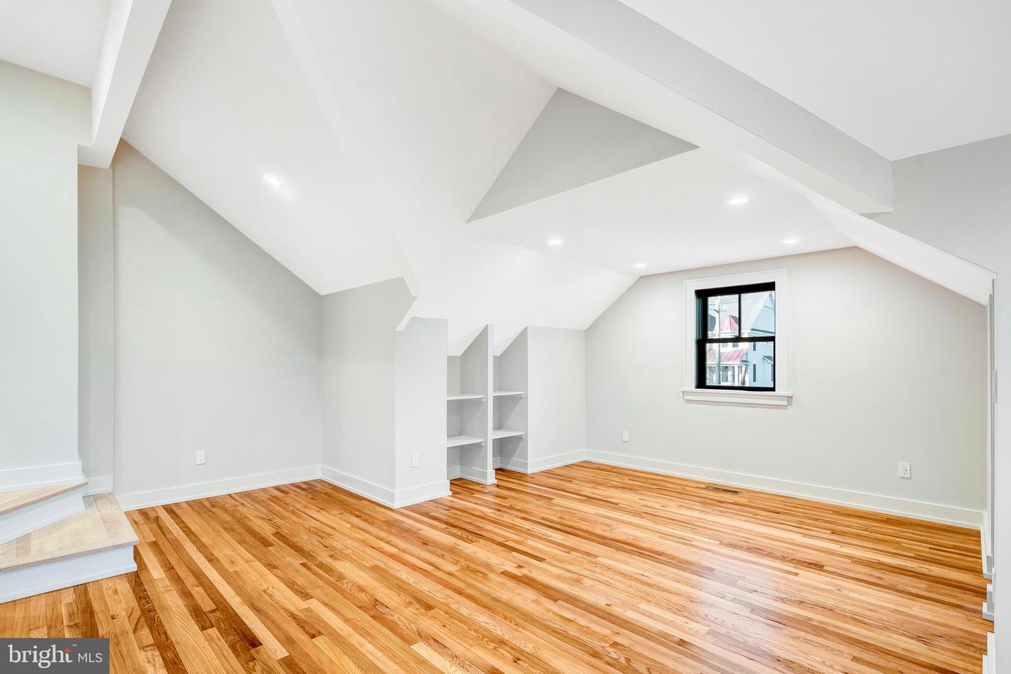 5921 CHESTERBROOK RD, MCLEAN, Virginia 22101, 6 Bedrooms Bedrooms, ,4 BathroomsBathrooms,Residential,For sale,5921 CHESTERBROOK RD,VAFX2281436 MLS # VAFX2281436