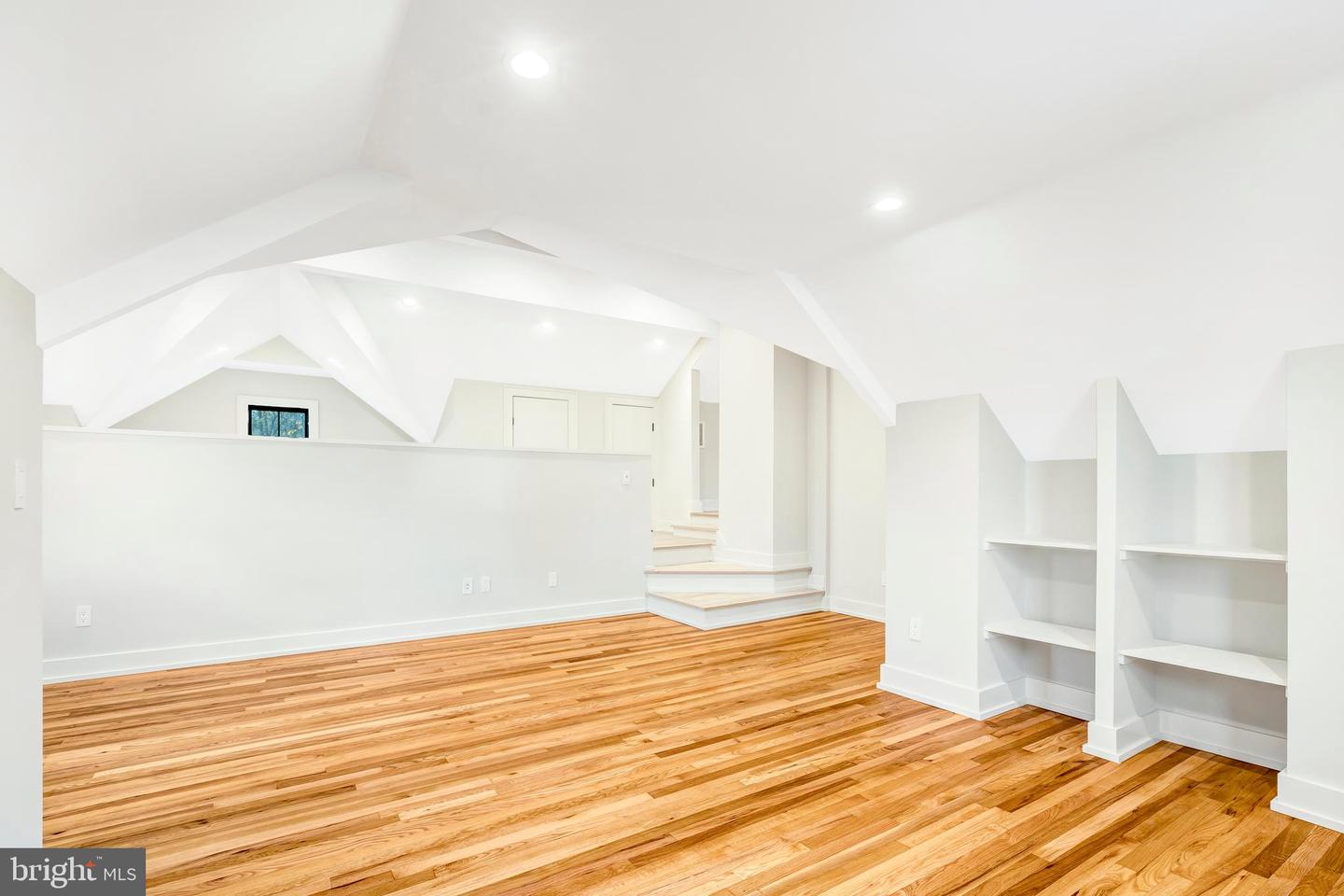 5921 CHESTERBROOK RD, MCLEAN, Virginia 22101, 6 Bedrooms Bedrooms, ,4 BathroomsBathrooms,Residential,For sale,5921 CHESTERBROOK RD,VAFX2281436 MLS # VAFX2281436