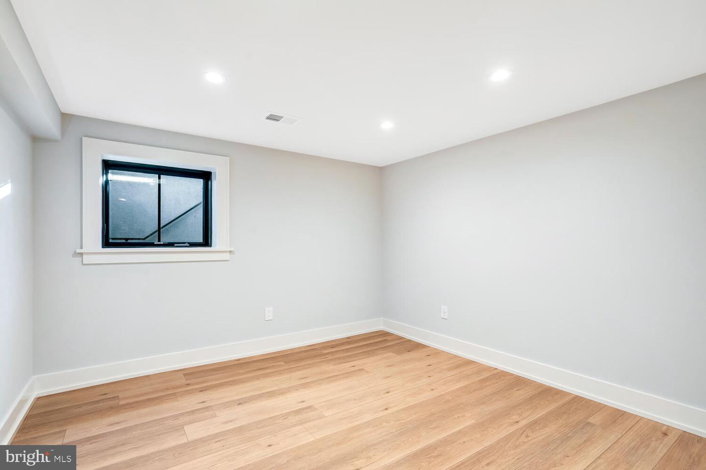 5921 CHESTERBROOK RD, MCLEAN, Virginia 22101, 6 Bedrooms Bedrooms, ,4 BathroomsBathrooms,Residential,For sale,5921 CHESTERBROOK RD,VAFX2281436 MLS # VAFX2281436