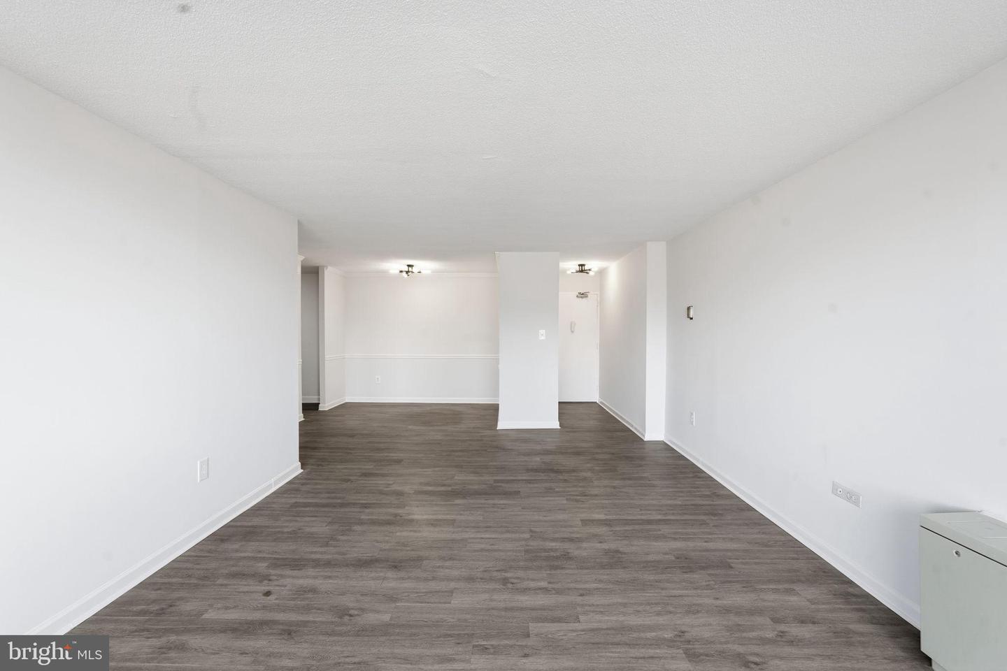 4600 S FOUR MILE RUN DR #613, ARLINGTON, Virginia 22204, 1 Bedroom Bedrooms, 5 Rooms Rooms,1 BathroomBathrooms,Residential,For sale,4600 S FOUR MILE RUN DR #613,VAAR2066620 MLS # VAAR2066620