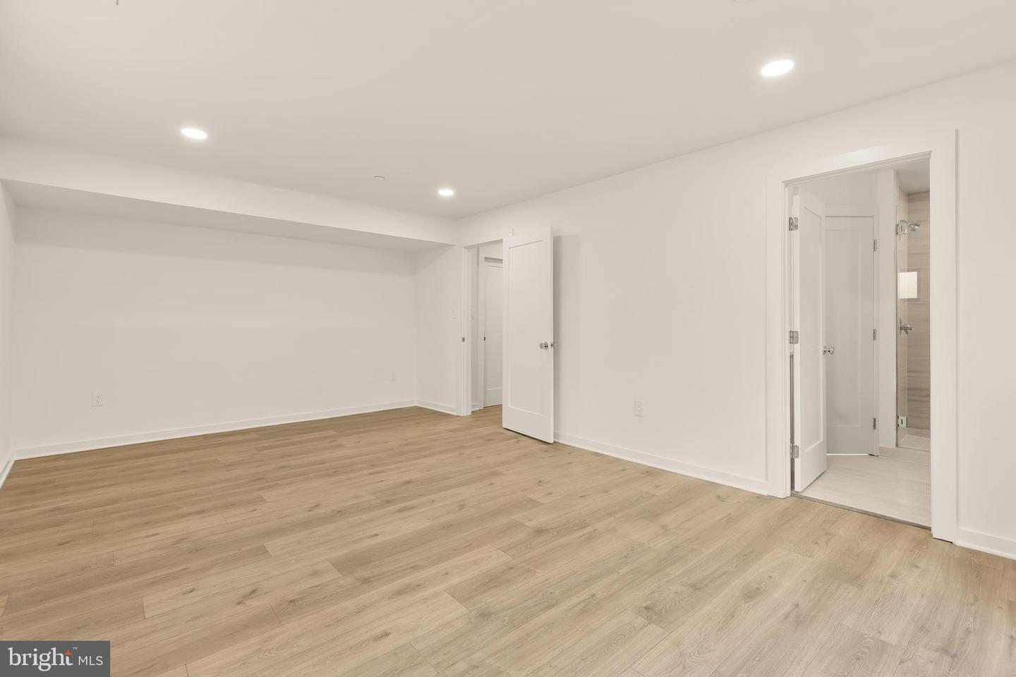 641 QUEBEC PL NW #1, WASHINGTON, District Of Columbia 20010, 4 Bedrooms Bedrooms, ,3 BathroomsBathrooms,Residential,For sale,641 QUEBEC PL NW #1,DCDC2233972 MLS # DCDC2233972