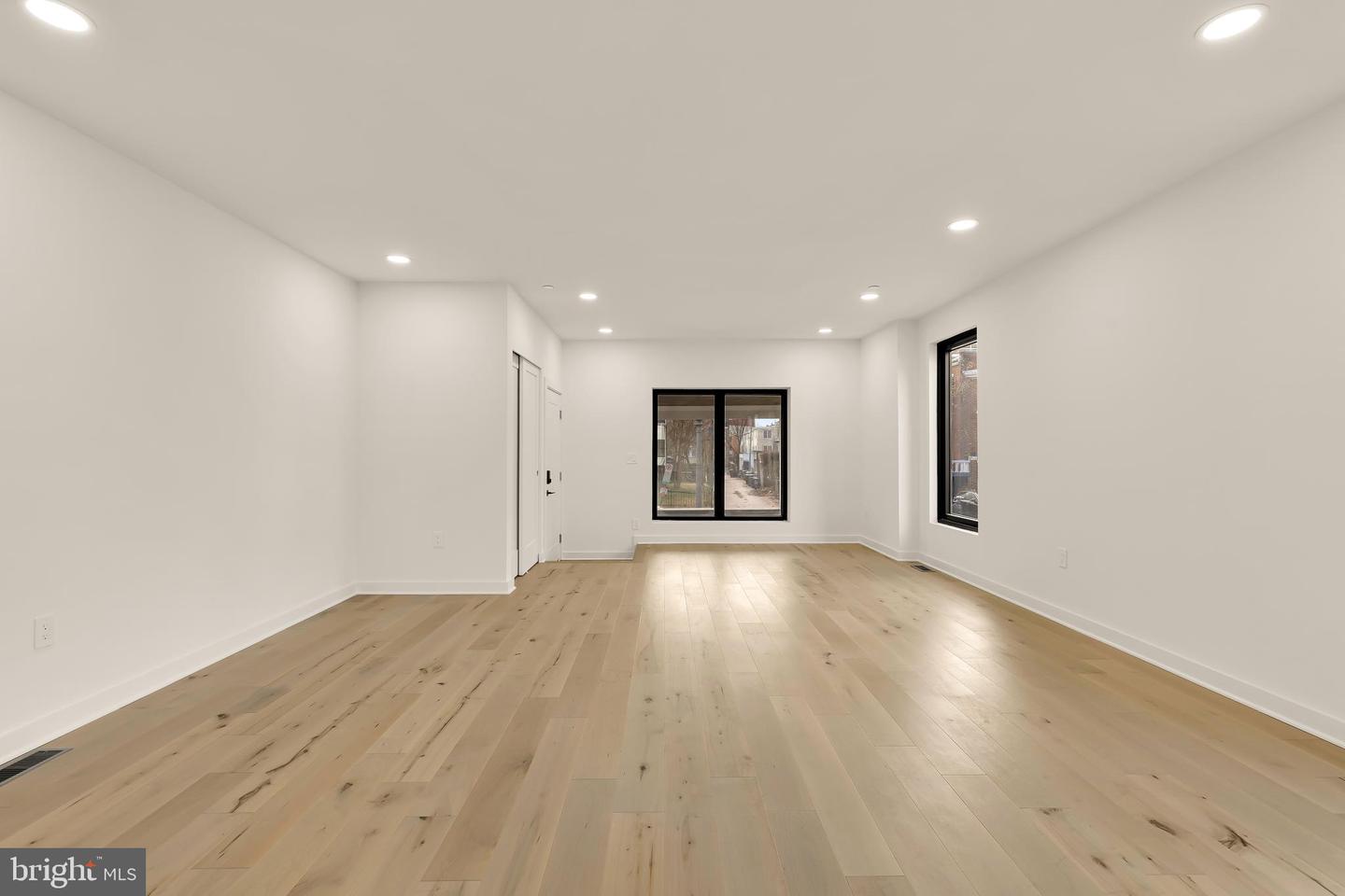 641 QUEBEC PL NW #1, WASHINGTON, District Of Columbia 20010, 4 Bedrooms Bedrooms, ,3 BathroomsBathrooms,Residential,For sale,641 QUEBEC PL NW #1,DCDC2233972 MLS # DCDC2233972