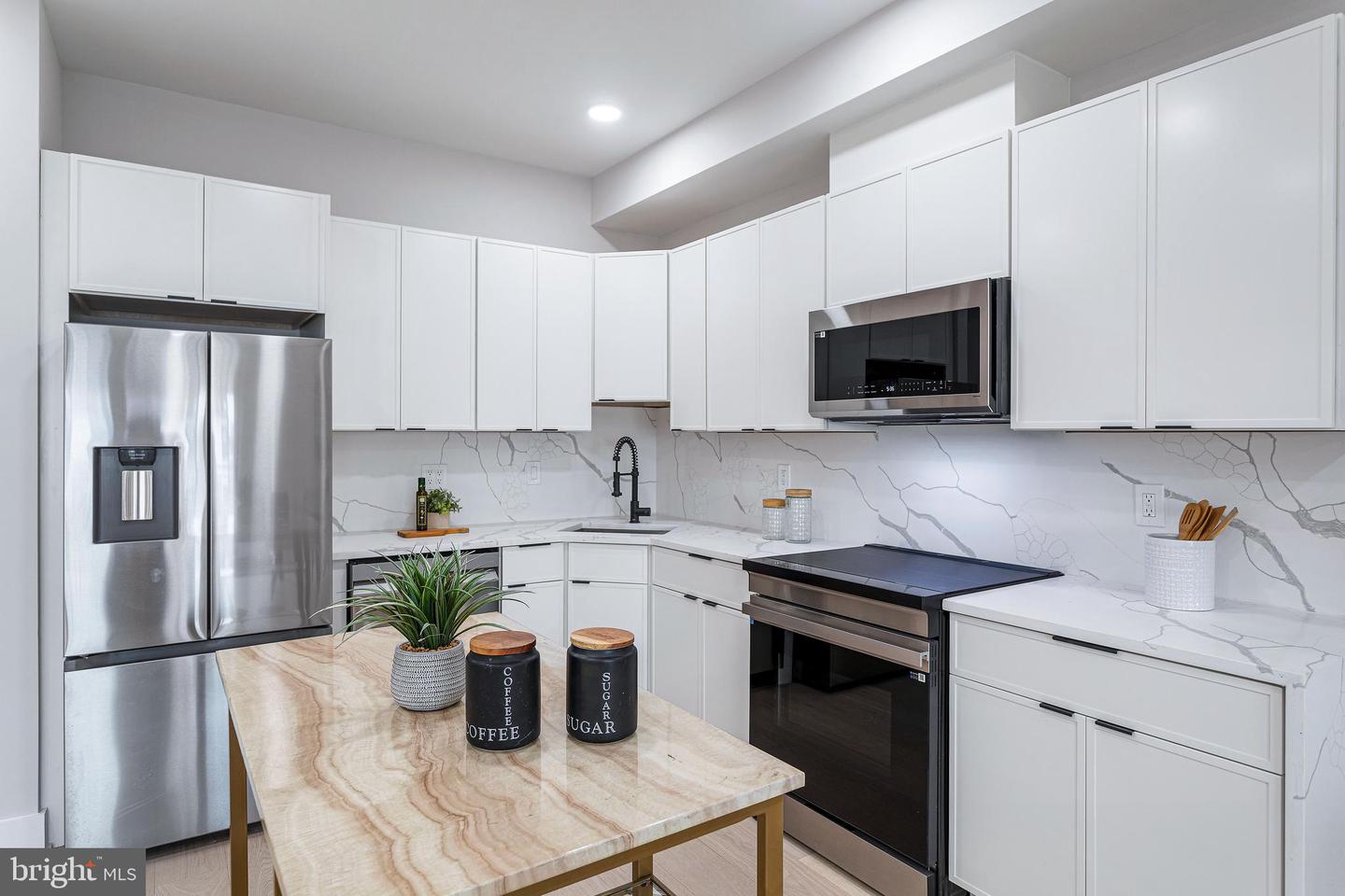 1516 EAST CAPITOL ST NE #A, WASHINGTON, District Of Columbia 20003, 2 Bedrooms Bedrooms, ,2 BathroomsBathrooms,Residential,For sale,1516 EAST CAPITOL ST NE #A,DCDC2234000 MLS # DCDC2234000