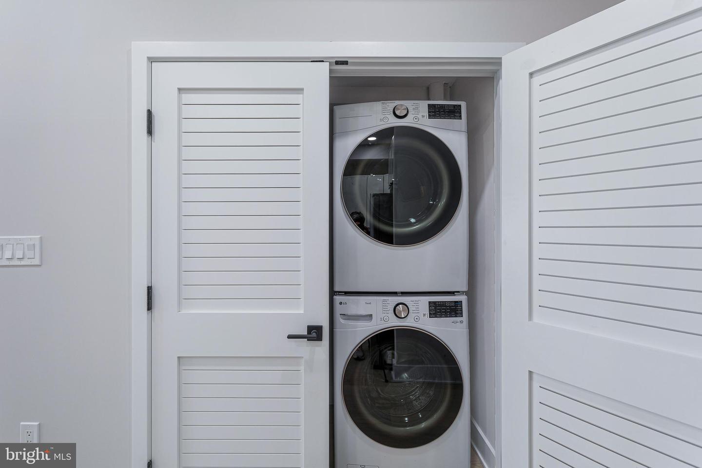 1516 EAST CAPITOL ST NE #A, WASHINGTON, District Of Columbia 20003, 2 Bedrooms Bedrooms, ,2 BathroomsBathrooms,Residential,For sale,1516 EAST CAPITOL ST NE #A,DCDC2234000 MLS # DCDC2234000