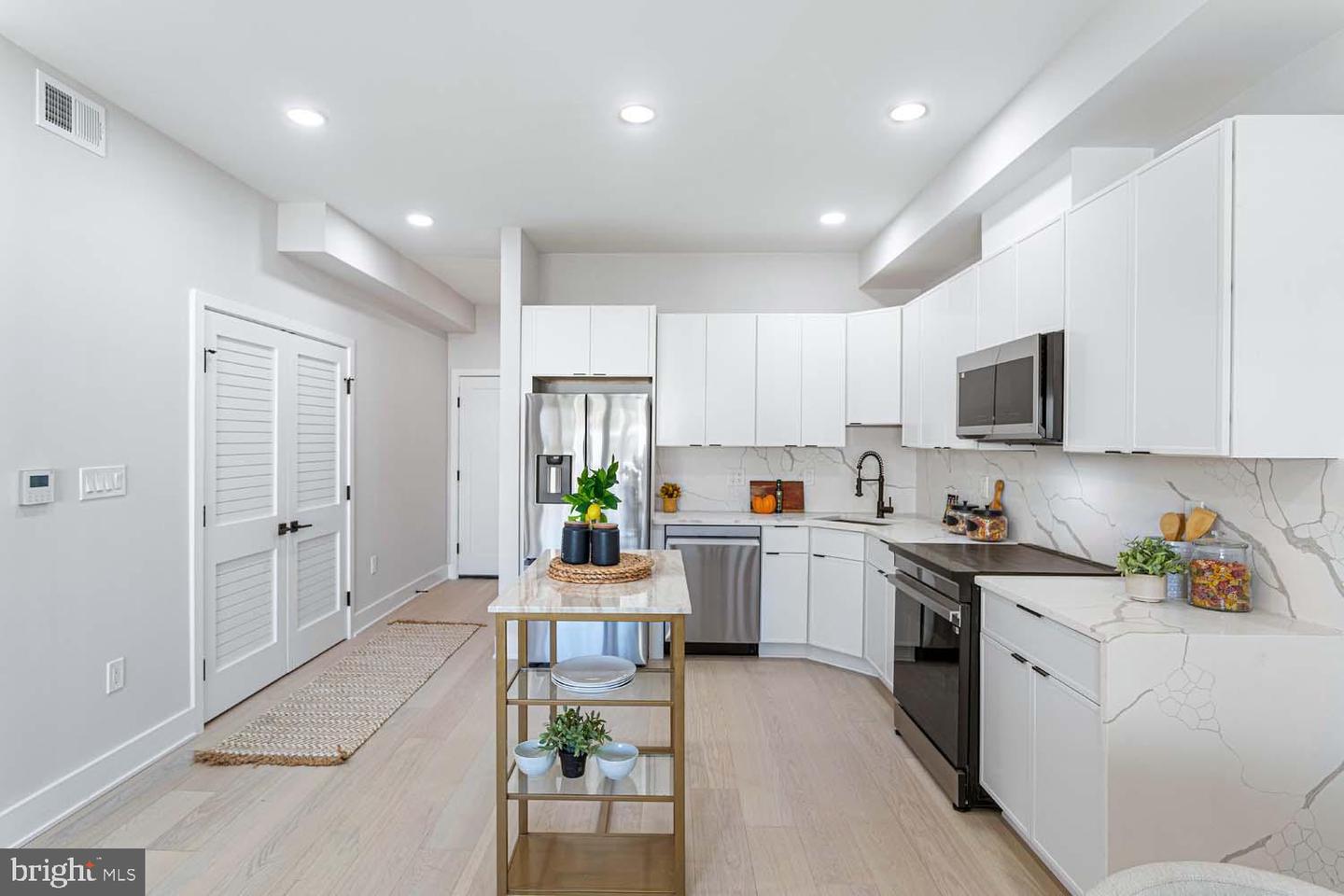 1516 EAST CAPITOL ST NE #A, WASHINGTON, District Of Columbia 20003, 2 Bedrooms Bedrooms, ,2 BathroomsBathrooms,Residential,For sale,1516 EAST CAPITOL ST NE #A,DCDC2234000 MLS # DCDC2234000