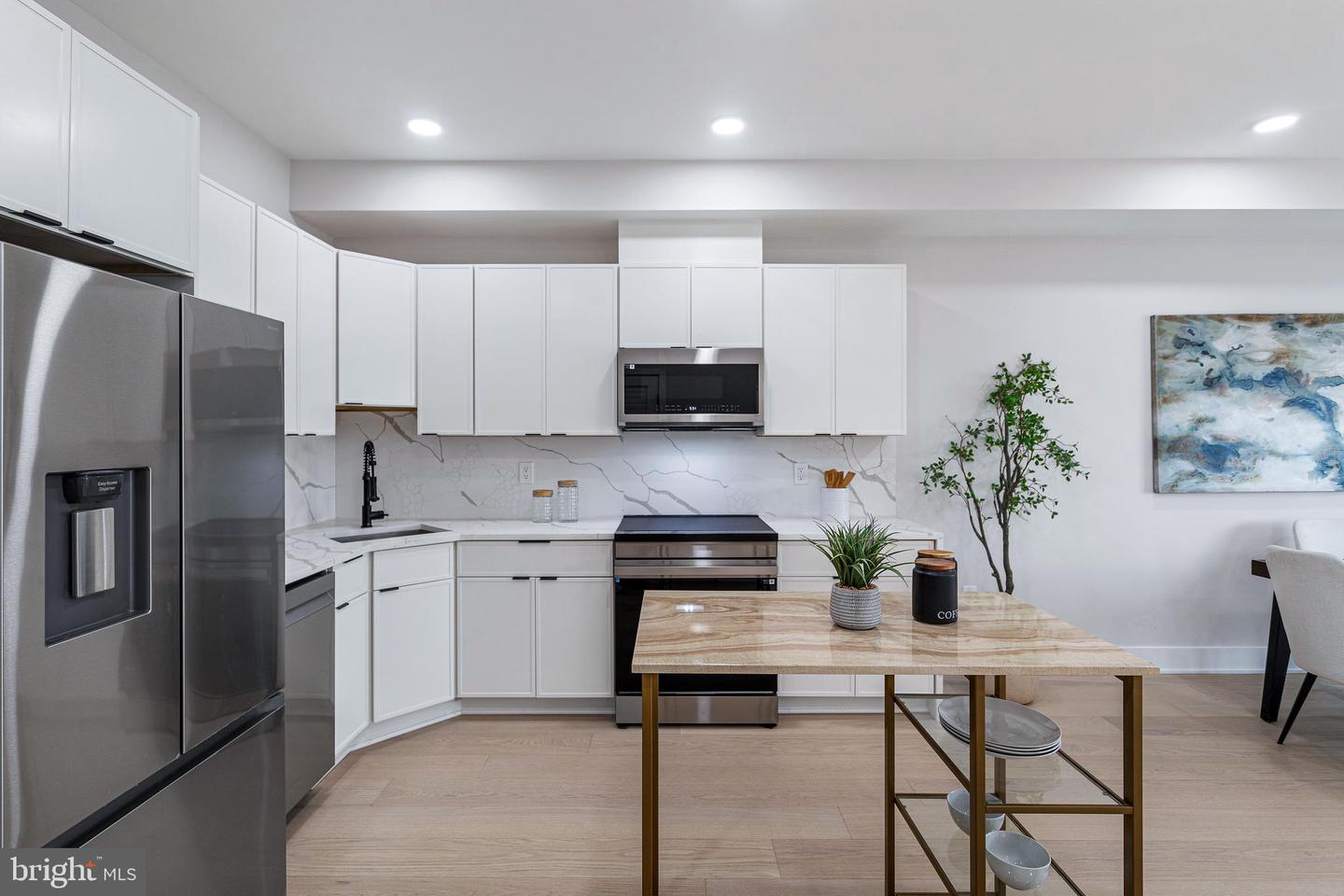 1516 EAST CAPITOL ST NE #A, WASHINGTON, District Of Columbia 20003, 2 Bedrooms Bedrooms, ,2 BathroomsBathrooms,Residential,For sale,1516 EAST CAPITOL ST NE #A,DCDC2234000 MLS # DCDC2234000