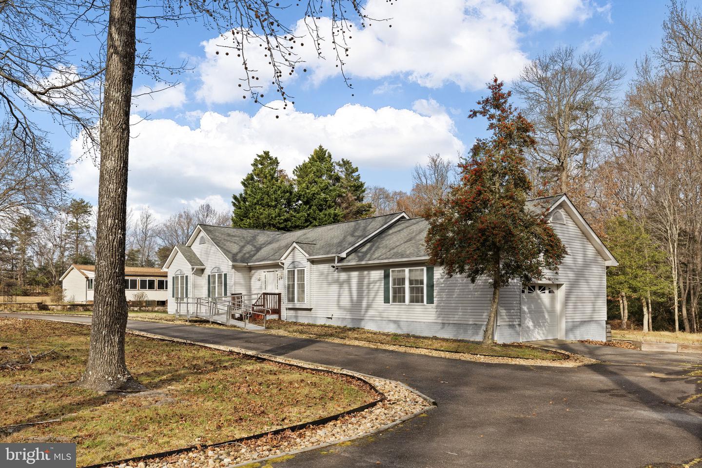 49 GROVE DR, MONTROSS, Virginia 22520, 3 Bedrooms Bedrooms, ,2 BathroomsBathrooms,Residential,For sale,49 GROVE DR,VAWE2010228 MLS # VAWE2010228 49 GROVE DR, MONTROSS, Virginia 22520, 3 Bedrooms Bedrooms, ,2 BathroomsBathrooms,Residential,For sale,49 GROVE DR,VAWE2010228 MLS # VAWE2010228