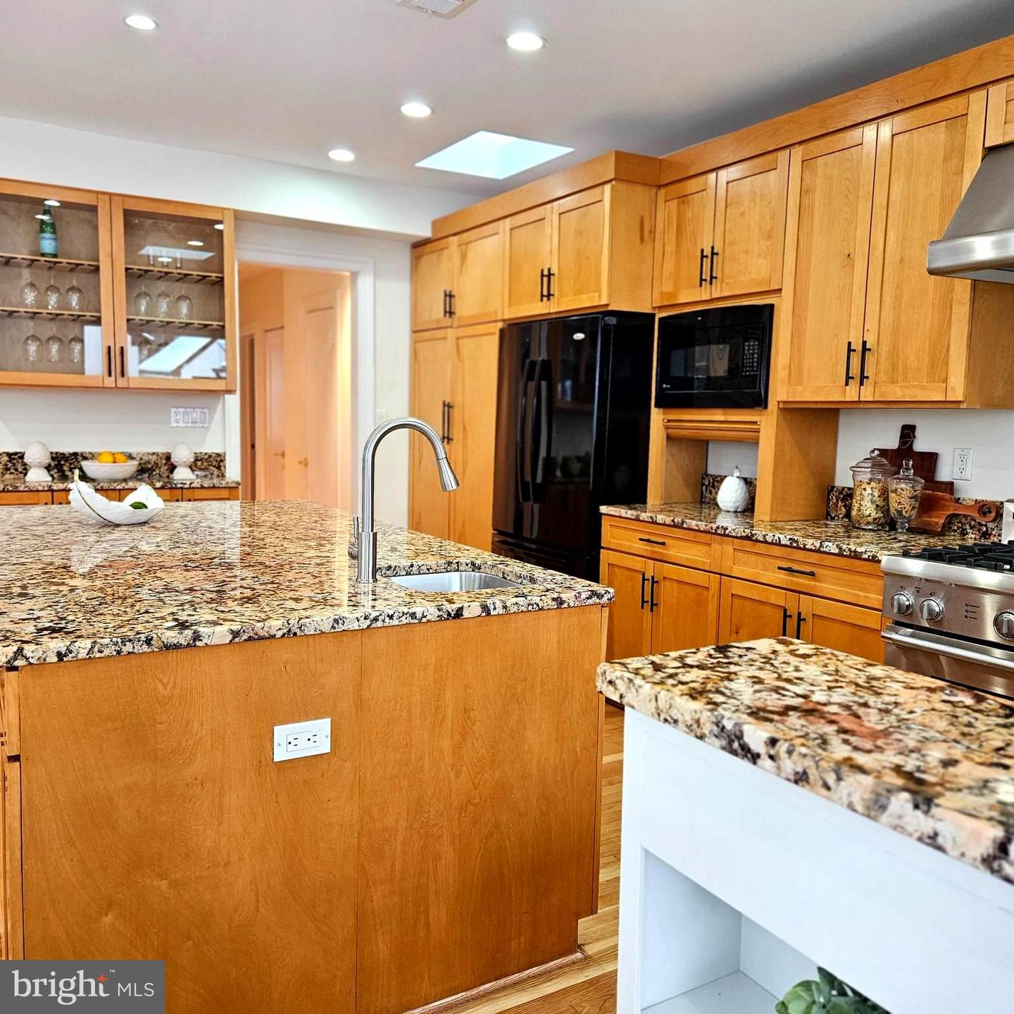 3622 VEAZEY ST NW, WASHINGTON, District Of Columbia 20008, 3 Bedrooms Bedrooms, ,3 BathroomsBathrooms,Residential,For sale,3622 VEAZEY ST NW,DCDC2234078 MLS # DCDC2234078