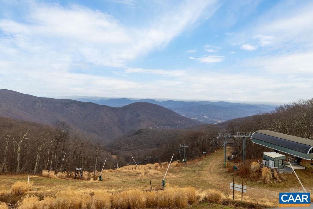 1418 HIGHLANDS CONDOS, WINTERGREEN, Virginia 22967, 2 Bedrooms Bedrooms, ,2 BathroomsBathrooms,Residential,For sale,1418 HIGHLANDS CONDOS,671663 MLS # 671663